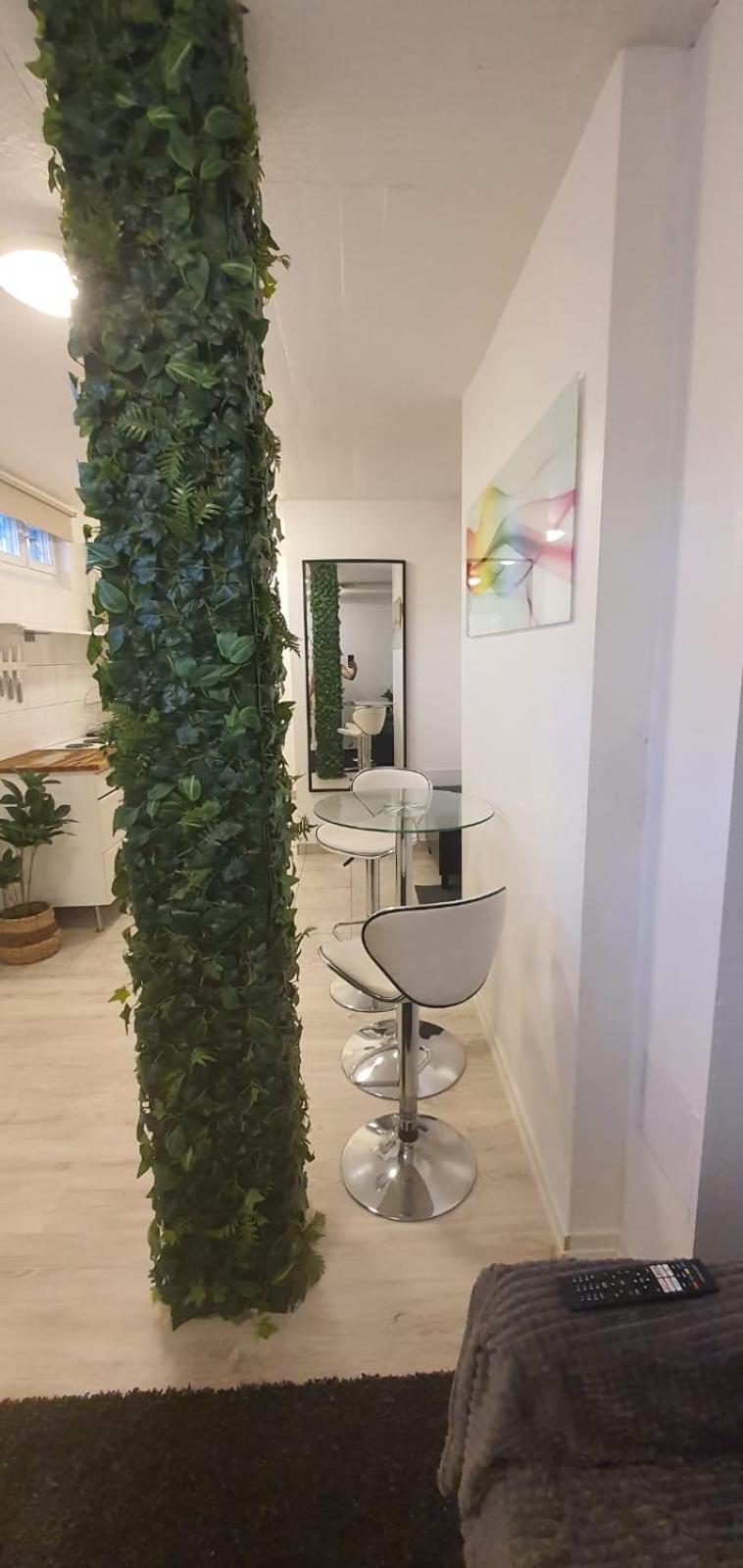 שטוקהולם Beautiful Basement Apartment, Very Private And Close To The Metro מראה חיצוני תמונה